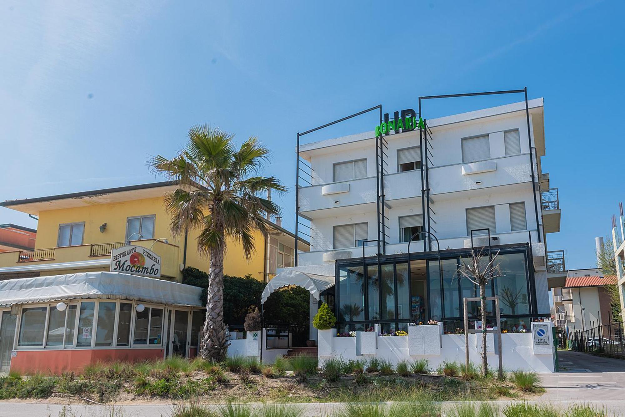 Hotel Bonaria Rímini Exterior foto